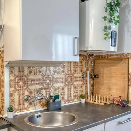 Terrace Charming Century Apartment