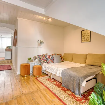 Terrace Charming Century Apartment *